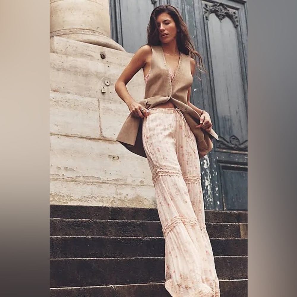 FREE PEOPLE Emmeline Tiered Pink Floral Wide Leg Pants in Peach Combo - Picture 4 of 16